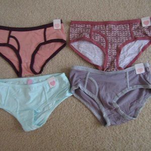4 NEW NEVER WORN BIKINIS/PANTIES | BRAND NEW